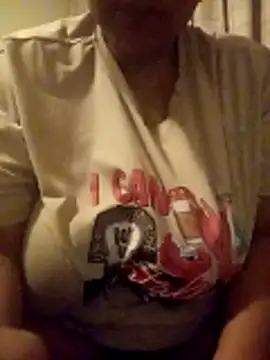 Snapshot of LaReineCleo chatting on 03/28/26, 12:33 LaReineCleo online show from 03/28/26, 12:33