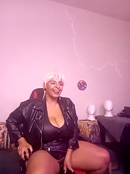 LaReineCleo online show from 04/20/26, 10:18