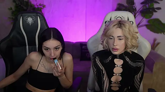 Snapshot of Kara_cat chatting on 02/05/26, 12:12 Kara cat online show from 02/05/26, 12:12