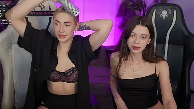 Snapshot of Kara_cat chatting on 02/10/26, 07:13 Kara cat online show from 02/10/26, 07:13