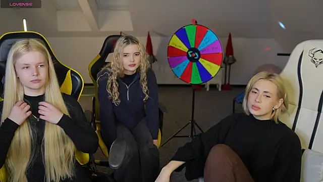 Kara cat online show from 12/05/25, 03:32