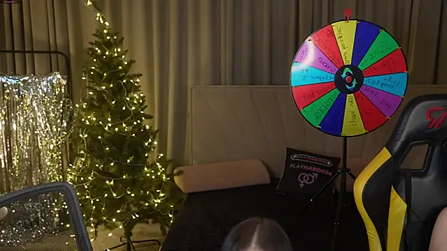 Snapshot of Kara_cat chatting on 12/21/25, 03:25 Kara cat online show from 12/21/25, 03:25