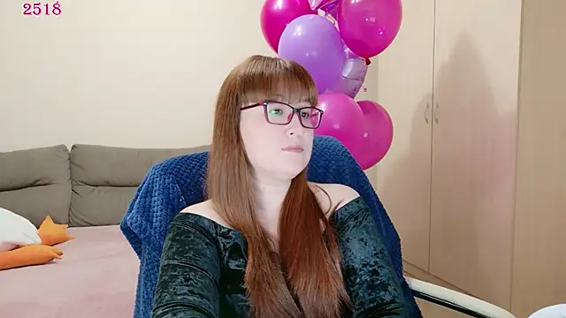 Snapshot of Foxy-lady chatting on 06/01/26, 10:20 Foxy-lady online show from 06/01/26, 10:20