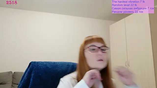 Snapshot of Foxy-lady chatting on 06/27/26, 12:33 Foxy-lady online show from 06/27/26, 12:33