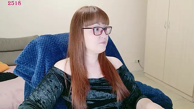 Snapshot of Foxy-lady chatting on 05/16/26, 05:34 Foxy-lady online show from 05/16/26, 05:34