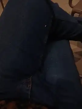 Snapshot of ouchenshadow2975 chatting on 11/26/25, 08:42 ouchenshadow2975 online show from 11/26/25, 08:42