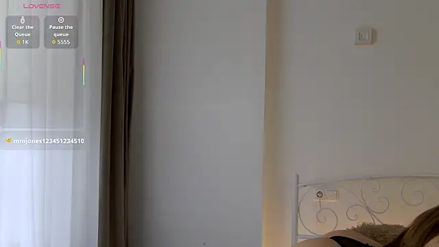 NicoletteBean online show from 04/07/26, 06:37