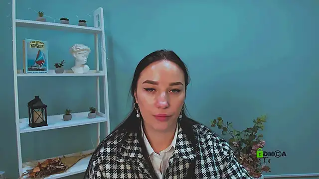 emma blooom  online show from 11/28/25, 09:53