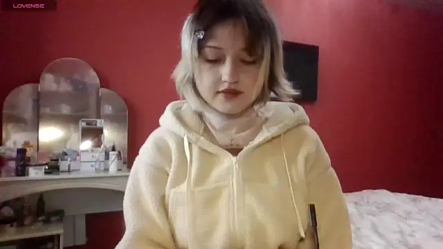 SkylaPorter online show from 11/27/25, 10:16