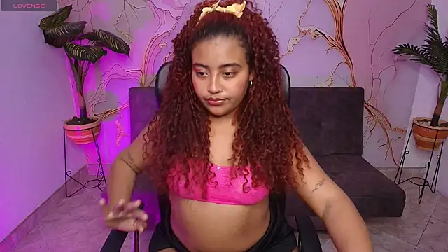 Snapshot of crespa_latin chatting on 12/19/25, 03:10 crespa latin online show from 12/19/25, 03:10