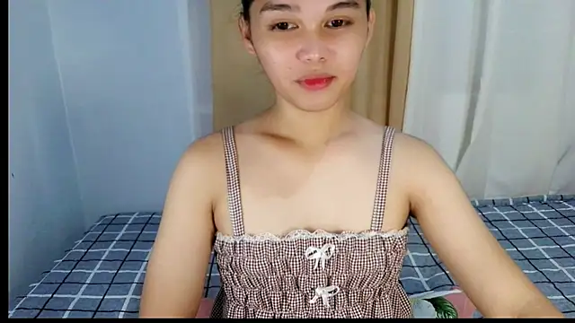 Snapshot of sluttyLeila chatting on 02/18/26, 05:27 sluttyLeila online show from 02/18/26, 05:27