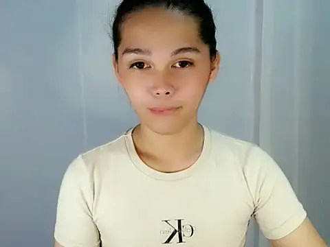 Snapshot of sluttyLeila chatting on 02/01/26, 02:59 sluttyLeila online show from 02/01/26, 02:59