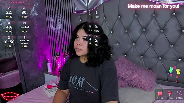 Amanda Mooree online show from 05/17/26, 03:39