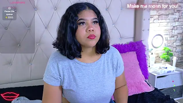 Amanda Mooree online show from 04/18/26, 04:04