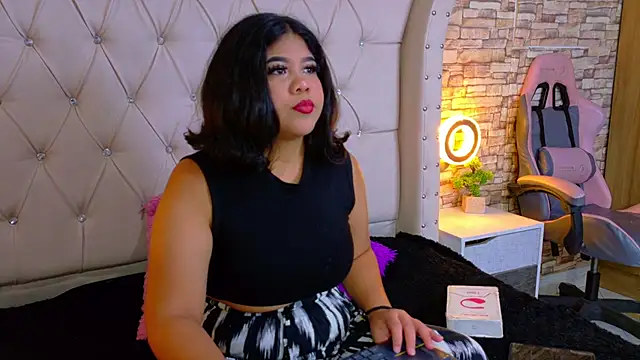 Amanda Mooree online show from 04/23/26, 03:57