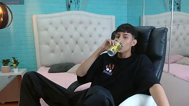 Snapshot of DraxBlade09 chatting on 01/16/26, 08:13 DraxBlade09 online show from 01/16/26, 08:13