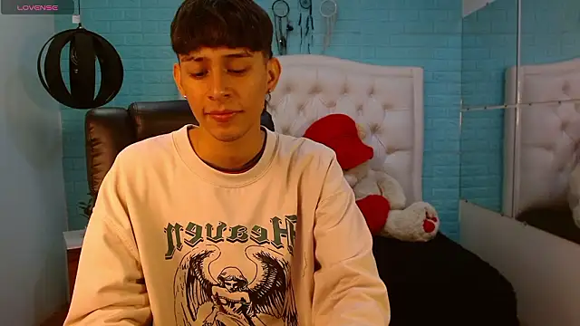 Snapshot of DraxBlade09 chatting on 02/26/26, 02:06 DraxBlade09 online show from 02/26/26, 02:06