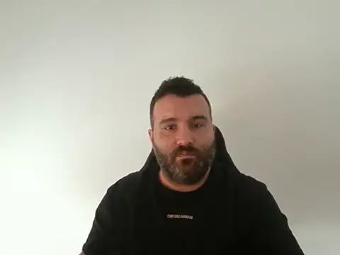 Snapshot of Yasinozturk3232 chatting on 11/20/25, 11:11 Yasinozturk3232 online show from 11/20/25, 11:11