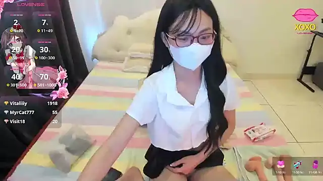 Snapshot of Teahyee chatting on 02/14/26, 05:29 Teahyee online show from 02/14/26, 05:29