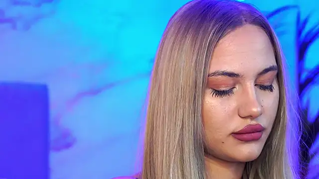 Chloe GraceeX online show from 12/03/25, 11:25