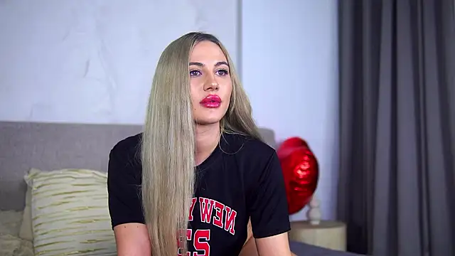 Snapshot of Chloe_GraceeX chatting on 02/18/26, 12:08 Chloe GraceeX online show from 02/18/26, 12:08