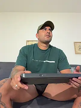 Snapshot of david10kc chatting on 02/10/26, 03:11 david10kc online show from 02/10/26, 03:11