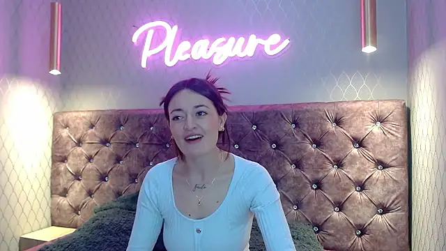 CataleyaDamourx online show from 01/08/26, 11:27