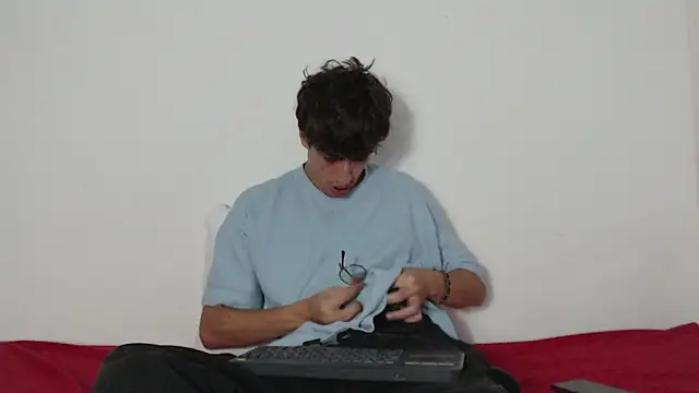 Dio  morningstar online show from 04/03/26, 12:11