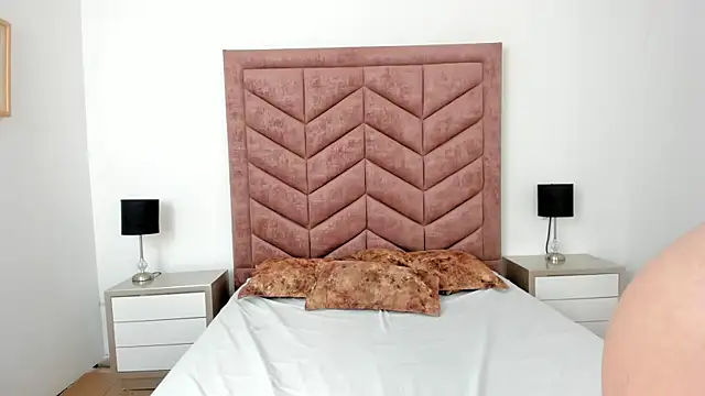 Emmalorez   online show from 11/19/25, 12:38