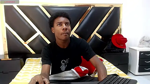 NoahJhonson69 online show from 05/02/26, 11:26