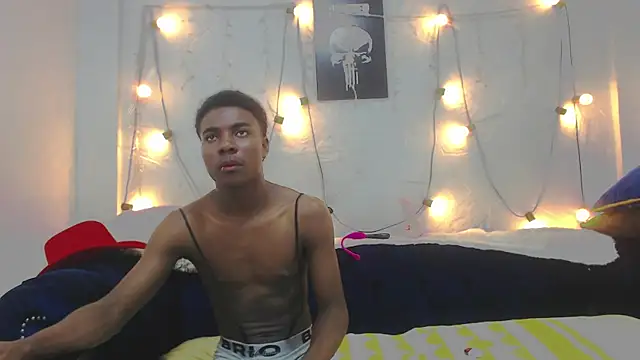 NoahJhonson69 online show from 12/15/25, 07:41