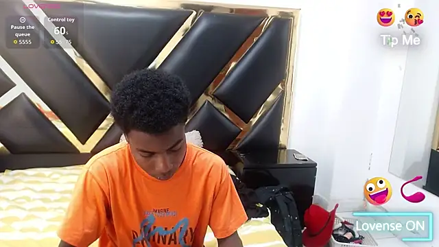 NoahJhonson69 online show from 04/05/26, 11:39