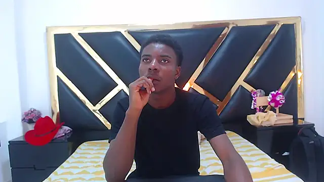 NoahJhonson69 online show from 12/21/25, 06:53