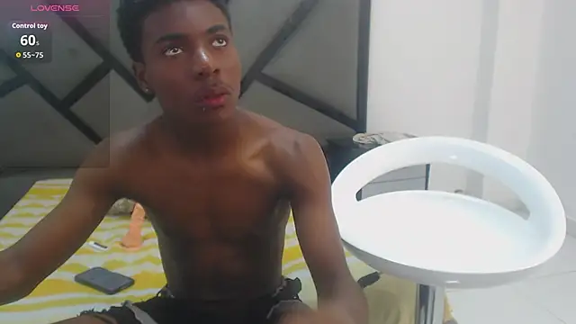 NoahJhonson69 online show from 12/01/25, 06:53