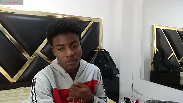 NoahJhonson69 online show from 04/17/26, 02:20