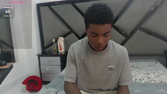 NoahJhonson69 online show from 12/04/25, 06:51