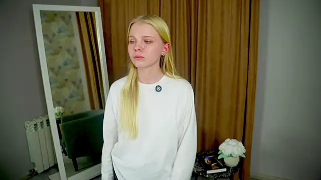 NakitaSwam online show from 11/19/25, 11:54