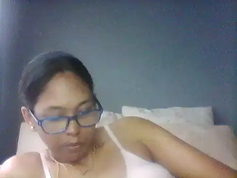 TiaBlaze online show from 11/29/25, 02:17