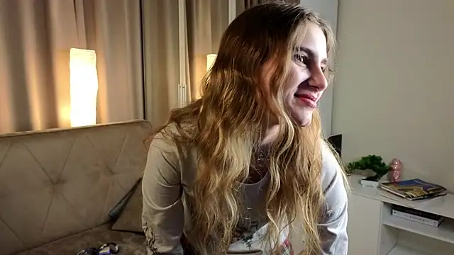 Snapshot of RozanneJordan chatting on 12/04/25, 03:11 RozanneJordan online show from 12/04/25, 03:11