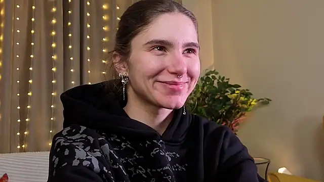 Snapshot of RozanneJordan chatting on 01/10/26, 03:18 RozanneJordan online show from 01/10/26, 03:18