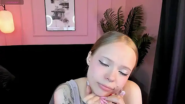 lucy loy online show from 05/07/26, 07:56