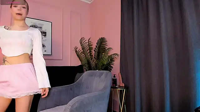 lucy loy online show from 04/24/26, 11:45