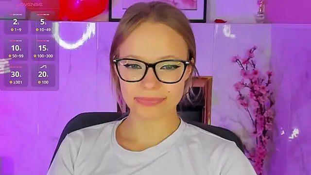 lucy loy online show from 02/07/26, 02:41