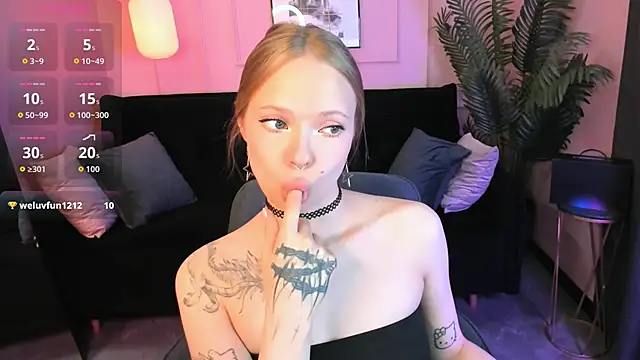 lucy loy online show from 05/26/26, 07:06
