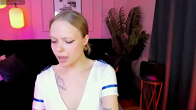 lucy loy online show from 04/16/26, 06:58