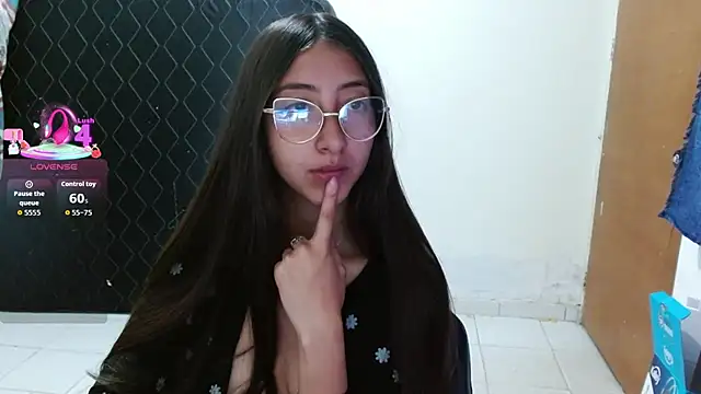 Nanylux online show from 04/10/26, 04:14