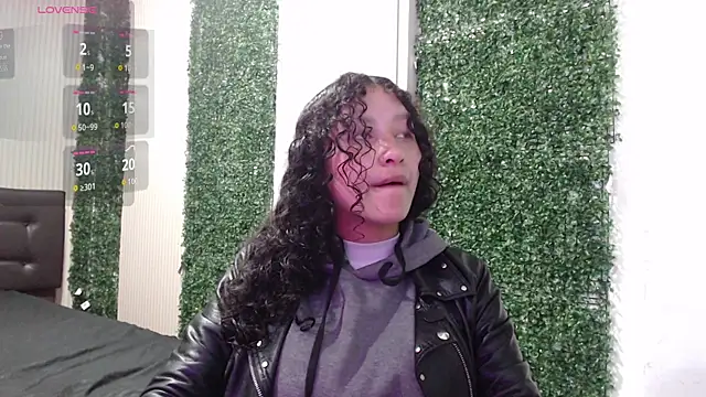 pettymoon1 online show from 11/27/25, 11:32