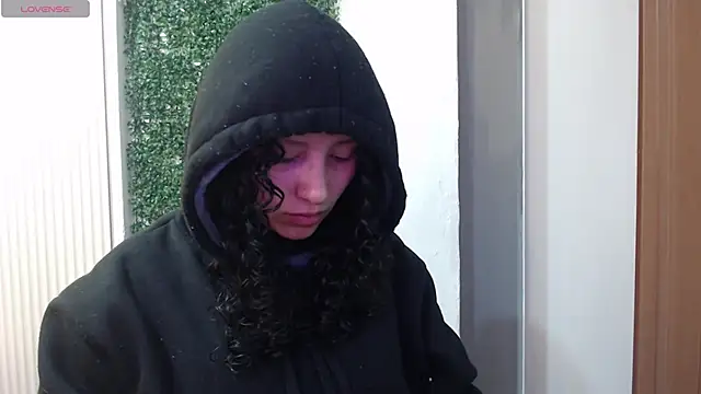 pettymoon1 online show from 12/14/25, 11:49