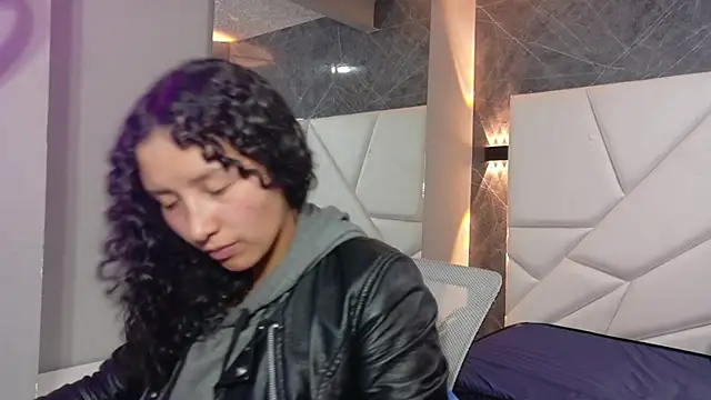 pettymoon1 online show from 11/23/25, 01:21