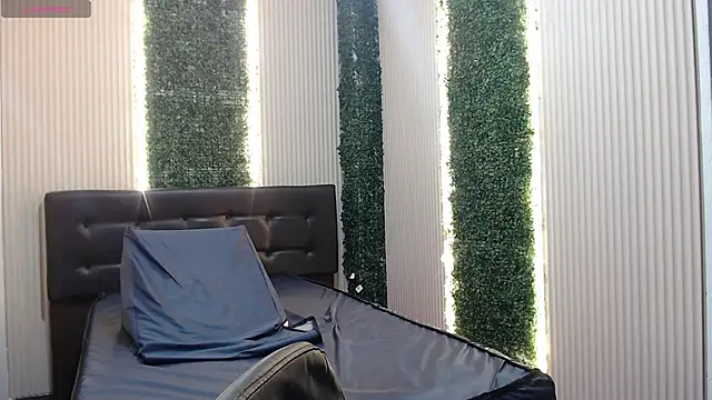 pettymoon1 online show from 11/25/25, 11:21